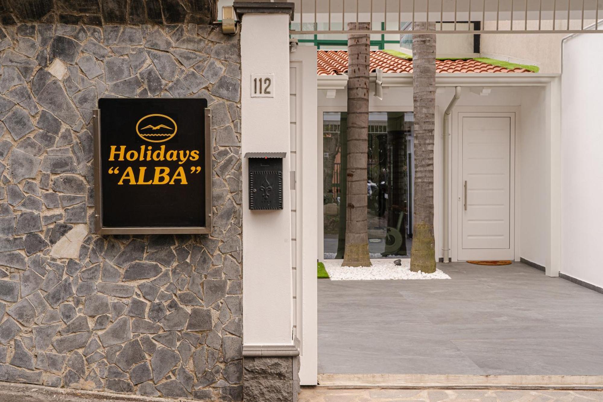 Holidays Alba Catania-Fontanarossai nemzetközi repülőtér Kültér fotó